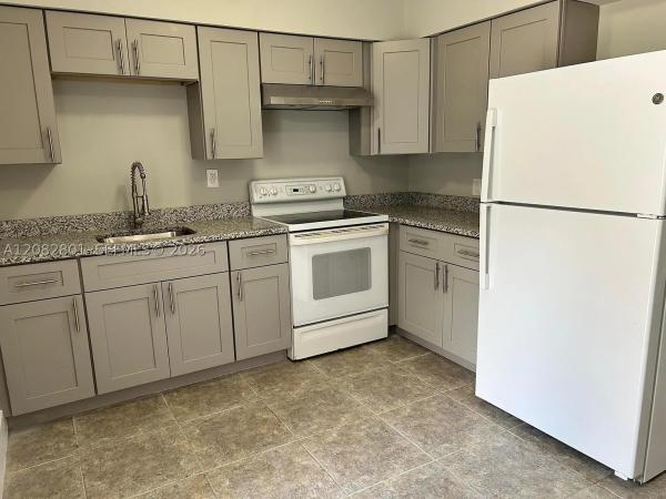 Silver Lake Park, 806 N Lake Dr, Fort Pierce, Florida 34982, image 1