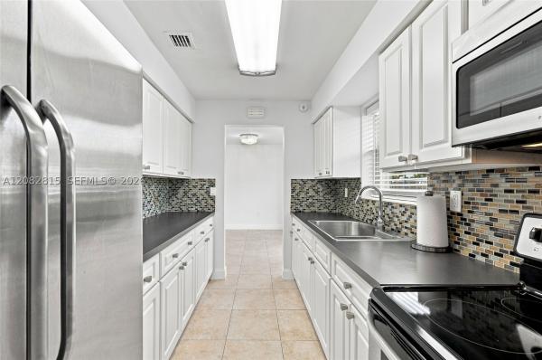 Boulevard Heights, 1000 N 76th Ter, Pembroke Pines, Florida 33024, image 2