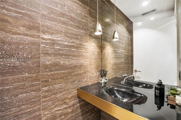 300 Collins, 300 Collins Ave #3A, Miami Beach, Florida 33139, image 2