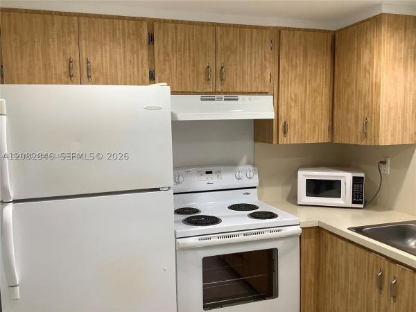 9359 Fontainebleau Blvd #F-307, Unincorporated Dade County, Florida 33172, image 3