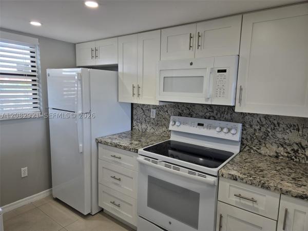 10290 NW 9th Street Cir #409, Unincorporated Dade County, Florida 33172, image 3