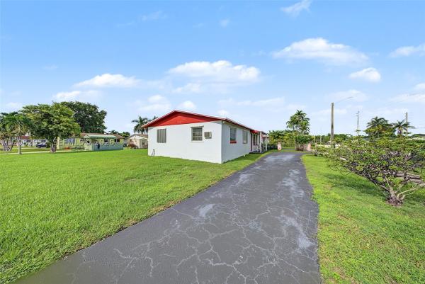 11370 SW 224th St, Unincorporated Dade County, Florida 33170, image 2