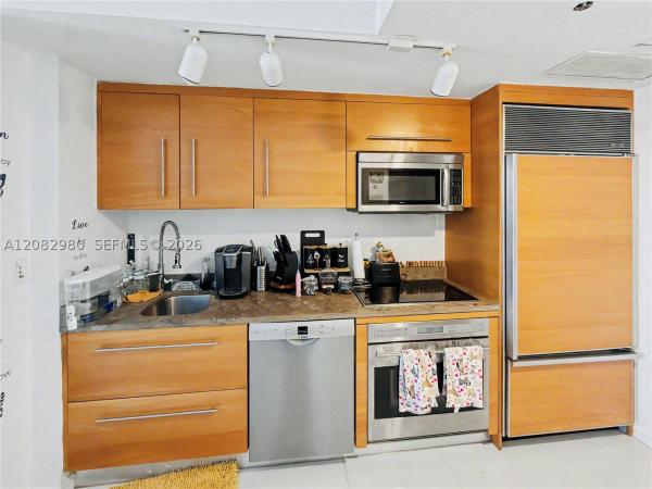 Icon Brickell Tower 1, 475 Brickell Ave #4610, Miami, Florida 33131, image 2