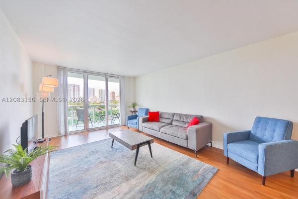 Ocean Reserve, 19370 Collins Ave #622, Sunny Isles Beach, Florida 33160, image 1