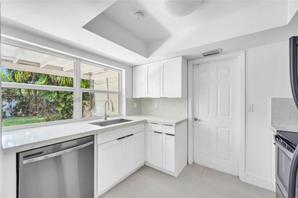 Mainlands Of Tamarac Lakes, 7408 NW 58th St, Tamarac, Florida 33321, image 3