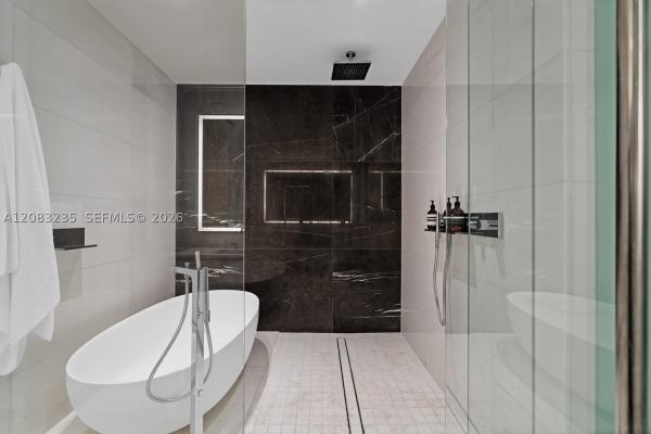 300 Biscayne Boulevard Way #3302E, Miami, Florida 33131, image 2