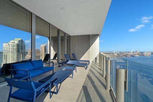 300 Biscayne Boulevard Way #3302E, Miami, Florida 33131, image 1