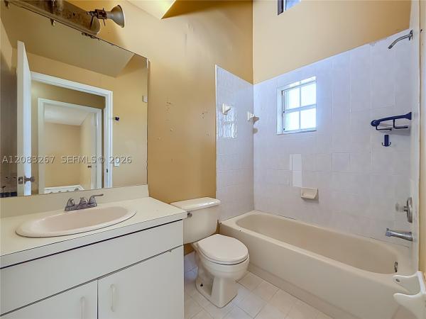18396 SW 138th Ct, Unincorporated Dade County, Florida 33177, image 2
