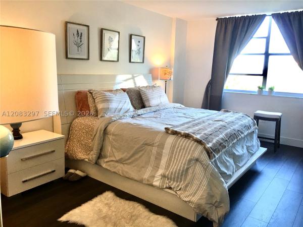 11111 Biscayne Blvd #4D, Unincorporated Dade County, Florida 33181, image 1