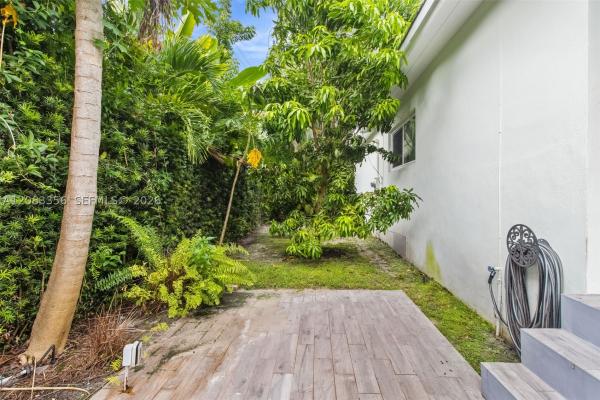 Biscayne Bay, 615 Santurce Ave, Coral Gables, Florida 33143, image 1