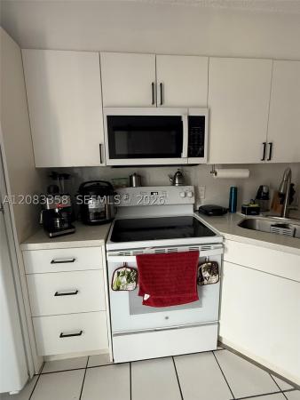 Alameda, 5420 W 21st Ct #211, Hialeah, Florida 33016, image 2