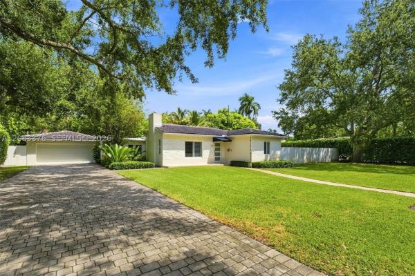 5763 SW 51st St, Unincorporated Dade County, Florida 33155, image 2