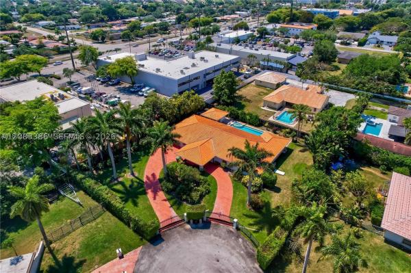 7080 SW 98th Ave, Unincorporated Dade County, Florida 33173, image 1