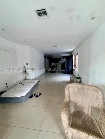 Rogers, 1829 NW 5th St, Miami, Florida 33125, image 3