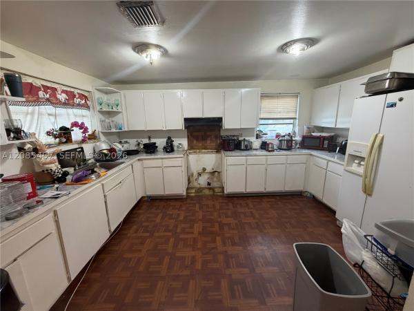 3245 NW 34th St, Unincorporated Dade County, Florida 33142, image 2