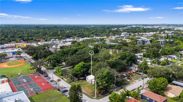 Fulfordale, 16860 NE 3rd Ct, North Miami Beach, Florida 33162, image 2
