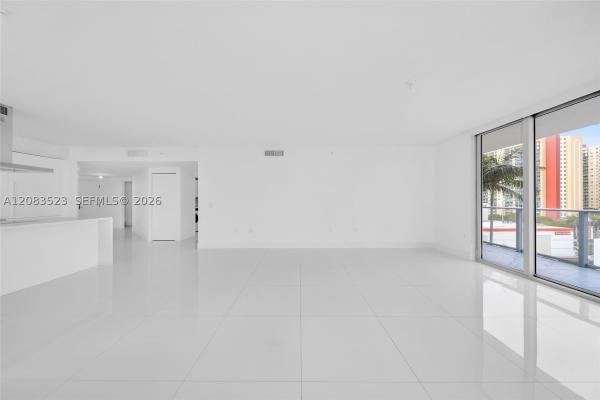 Parque Towers, 300 Sunny Isles Blvd #4-701, Sunny Isles Beach, Florida 33160, image 2