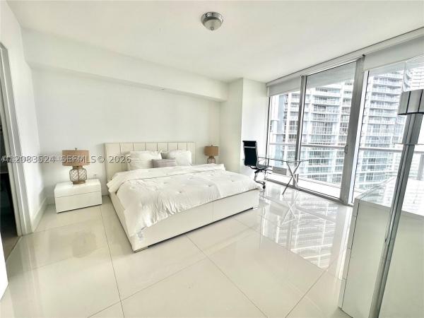 Icon Brickell Tower 2, 495 Brickell Ave #2702, Miami, Florida 33131, image 3