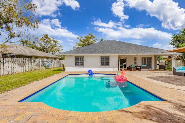 Sugar Pond Manor, 1797 Hollyhock Rd, Wellington, Florida 33414, image 3