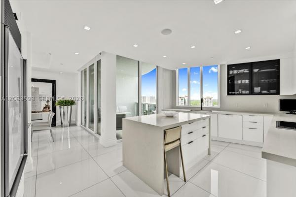 Tdr Tower 2, 15901 Collins Ave #1606, Sunny Isles Beach, Florida 33160, image 2