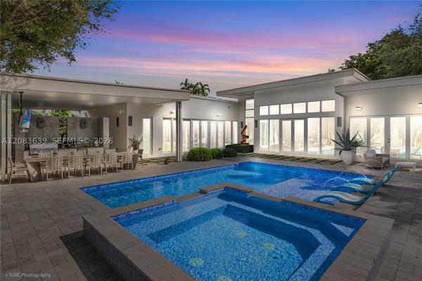 Bay Heights, 137 W Shore Dr W, Miami, Florida 33133, image 2