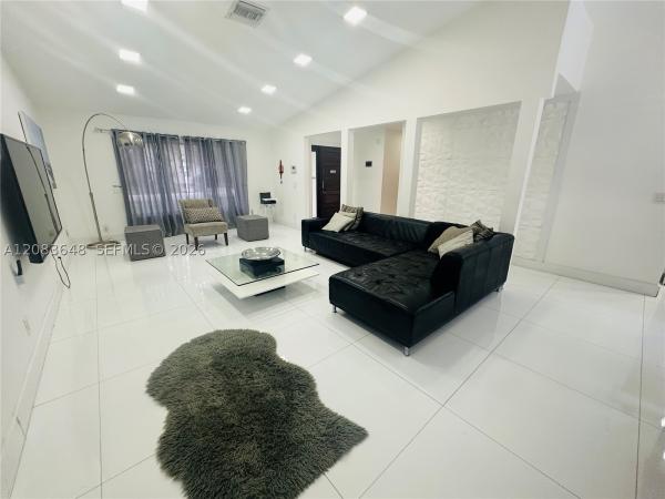 851 NE 205th St, Unincorporated Dade County, Florida 33179, image 3