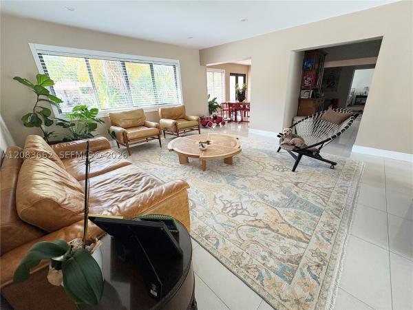 Tropical Isle Homes, 225 W Heather Dr, Key Biscayne, Florida 33149, image 2