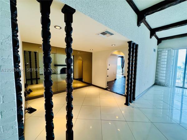 Del Prado, 18071 Biscayne Blvd #PH-03-3, Aventura, Florida 33160, image 2