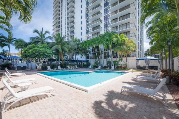 Galt Ocean Terrace, 3031 N Ocean Blvd #305, Fort Lauderdale, Florida 33308, image 2