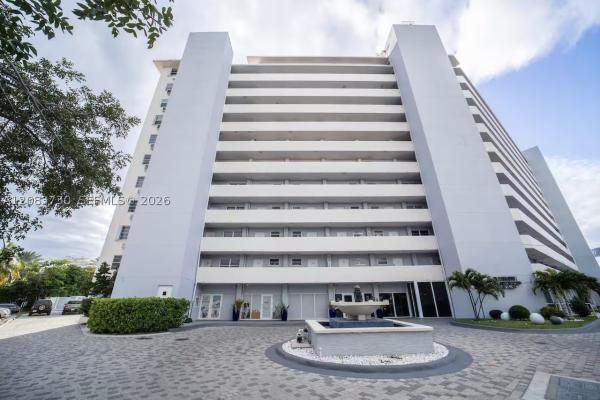 Bayshore Yacht & Tennis Club, 7904 West Dr #903, North Bay Village, Florida 33141, image 3