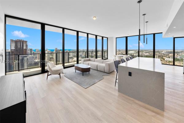 20 NE 11th St #5204, Miami Beach, Florida 33139, image 2