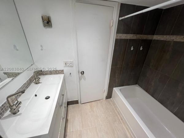 9715 Fontainebleau Blvd #E308, Unincorporated Dade County, Florida 33172, image 3