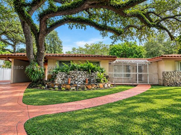 2161 NE 190th Ter, Unincorporated Dade County, Florida 33179, image 2