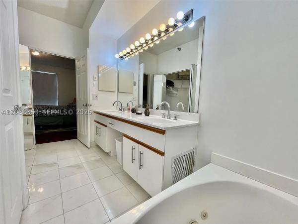 Mystic Pointe Tower 600, 3400 NE 192nd St #PH-7, Aventura, Florida 33180, image 3