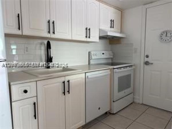 Key Islander, 290 Sunrise Dr #3-A, Key Biscayne, Florida 33149, image 1