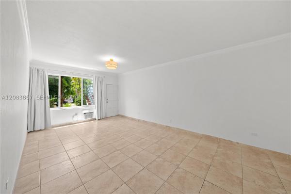 The Esquire House, 4720 Pine Tree Dr #6, Miami Beach, Florida 33140, image 2