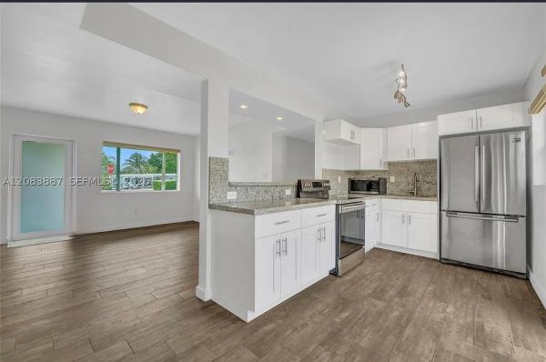 11250 SW 46th St, Unincorporated Dade County, Florida 33165, image 2