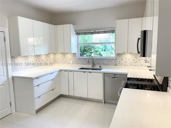 Nautilus, 4555 N Jefferson Ave, Miami Beach, Florida 33140, image 2