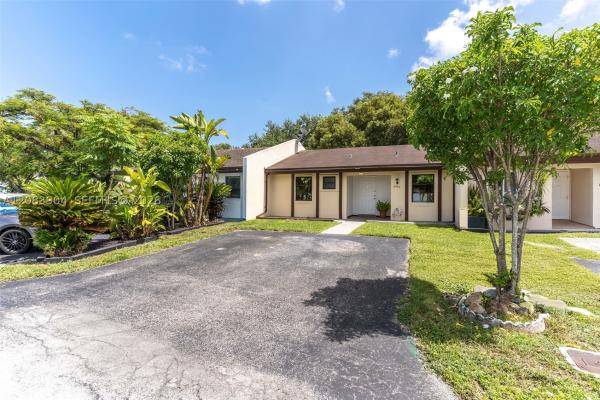 13962 SW 52nd Ln, Unincorporated Dade County, Florida 33175, image 3