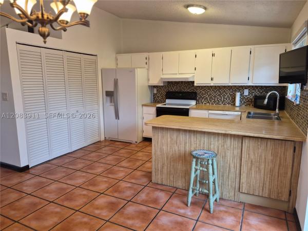 8433 SW 147th Pl, Unincorporated Dade County, Florida 33193, image 2