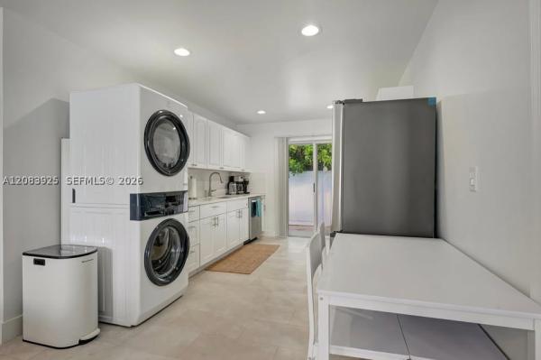 Pine Tree Park, 1319 SW 30th St #A-B, Fort Lauderdale, Florida 33315, image 2