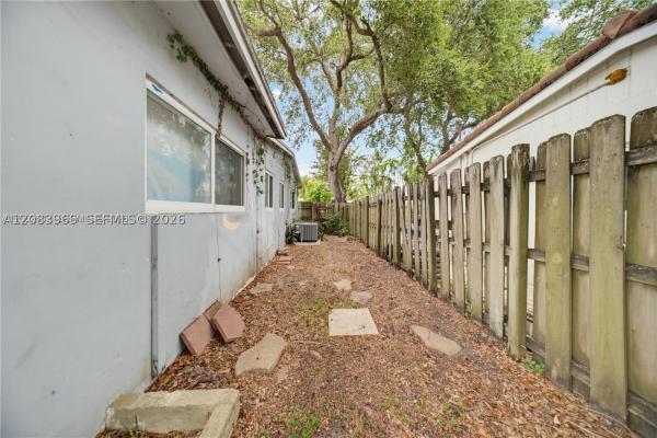 Croissant Park, 315 SW 19th St, Fort Lauderdale, Florida 33315, image 1
