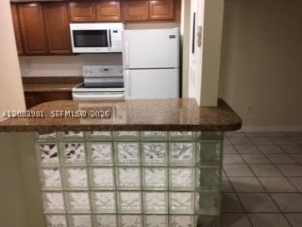 13701 Kendale Lakes Cir #B-115, Unincorporated Dade County, Florida 33183, image 2