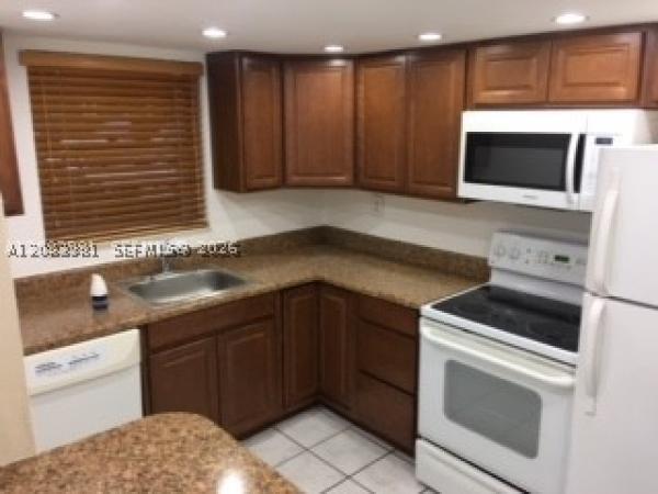 13701 Kendale Lakes Cir #B-115, Unincorporated Dade County, Florida 33183, image 1