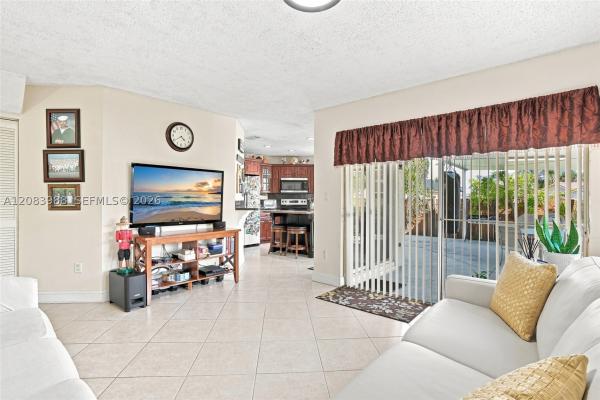 18209 NW 61st Ct, Hialeah, Florida 33015, image 2