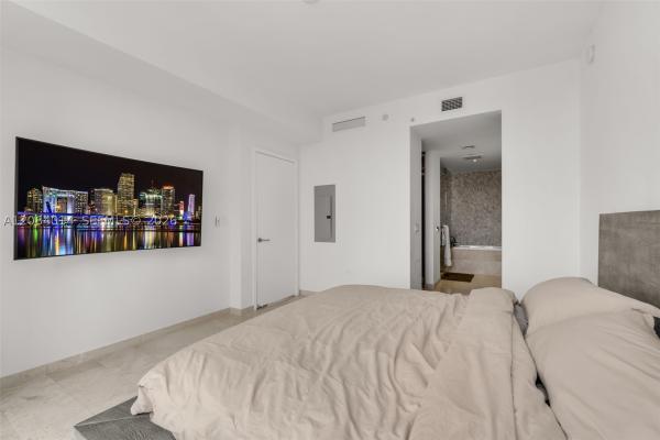 Reach Brickell City Centre, 68 SE 6th St #2406, Miami, Florida 33131, image 1