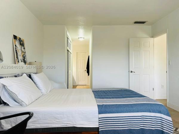 North Miami, Florida 33181, image 2