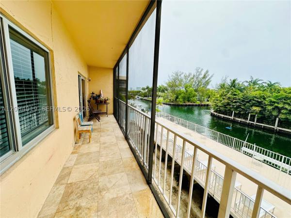 North Miami, Florida 33181, image 1