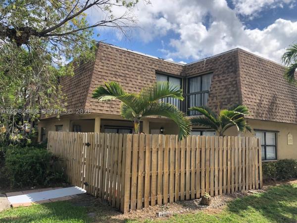 Lago Grande, 6575 W 24th Ct #14-3, Hialeah, Florida 33016, image 2