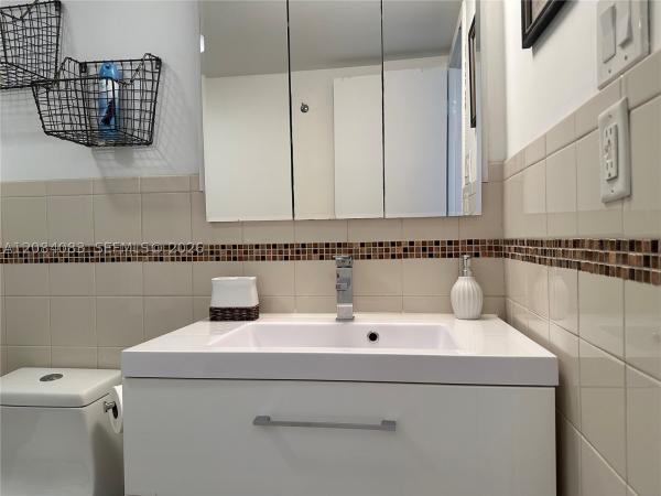 Arlen House East, 100 Bayview Dr #1405, Sunny Isles Beach, Florida 33160, image 1